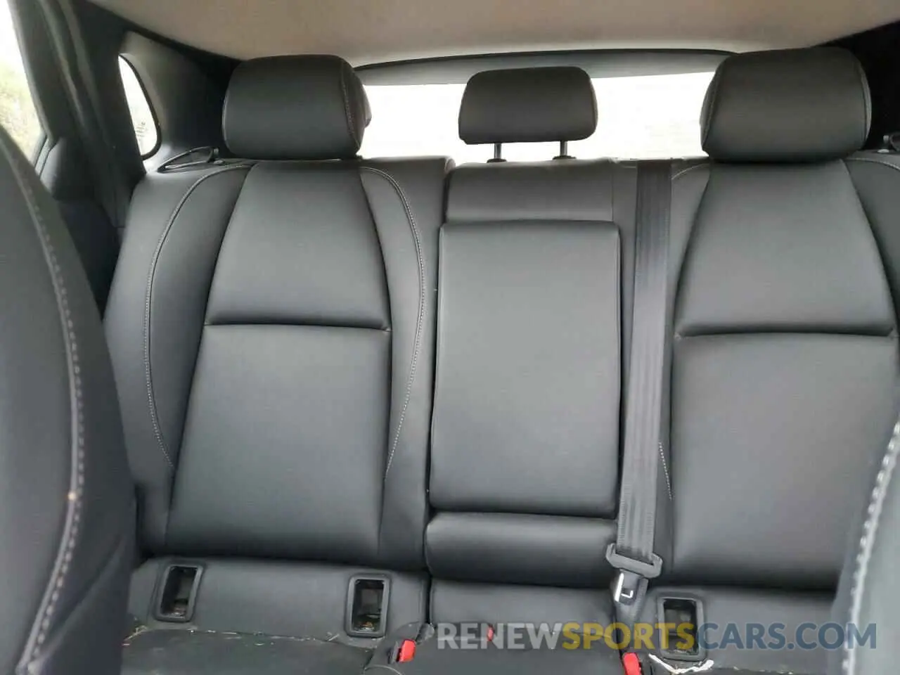 10 fotografías del automóvil dañado 3MVDMABL5MM213160 MAZDA CX30 2021
