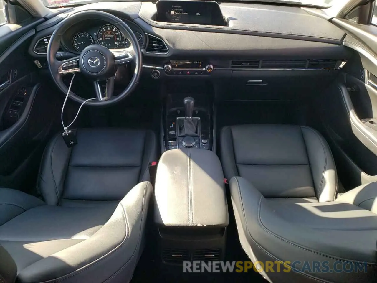 8 fotografías del automóvil dañado 3MVDMBAY9MM312888 MAZDA CX30 2021