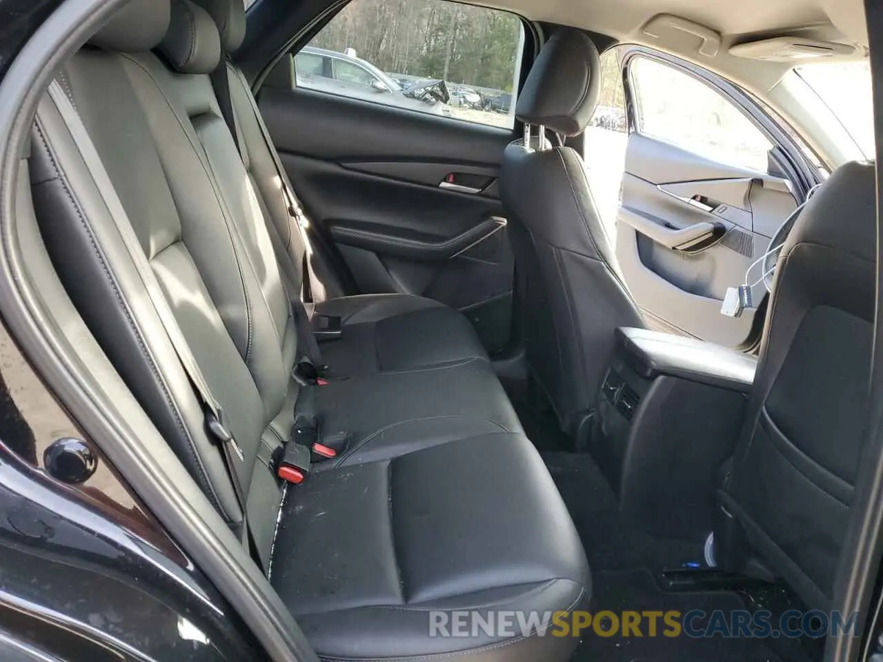 10 fotografías del automóvil dañado 3MVDMBBL1MM253743 MAZDA CX30 2021