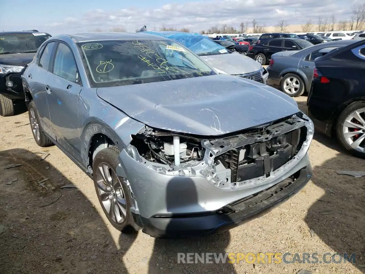 1 fotografías del automóvil dañado 3MVDMBBL1MM304920 MAZDA CX30 2021