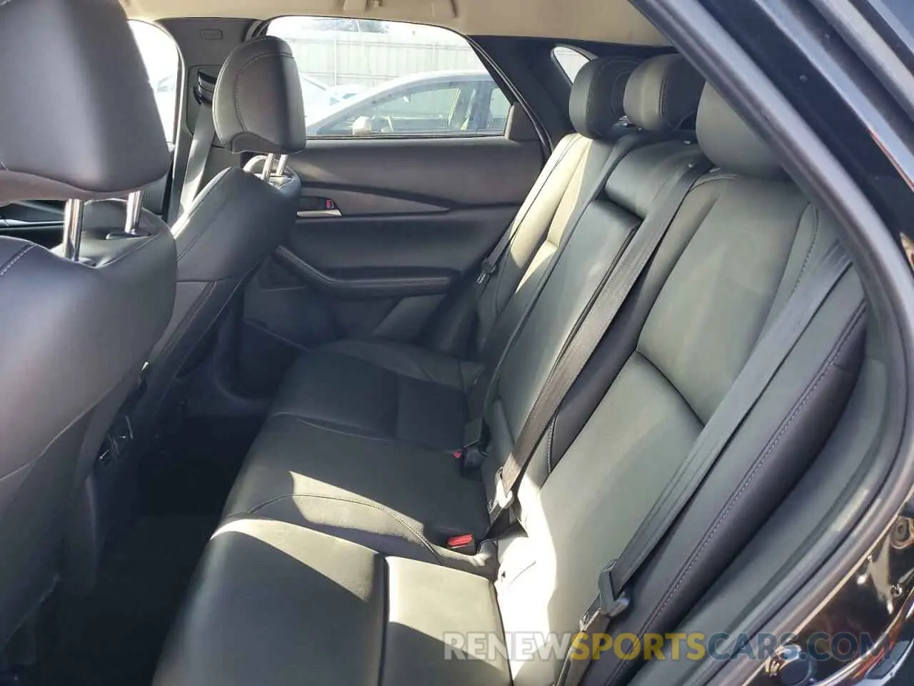 11 fotografías del automóvil dañado 3MVDMBBL6MM247159 MAZDA CX30 2021