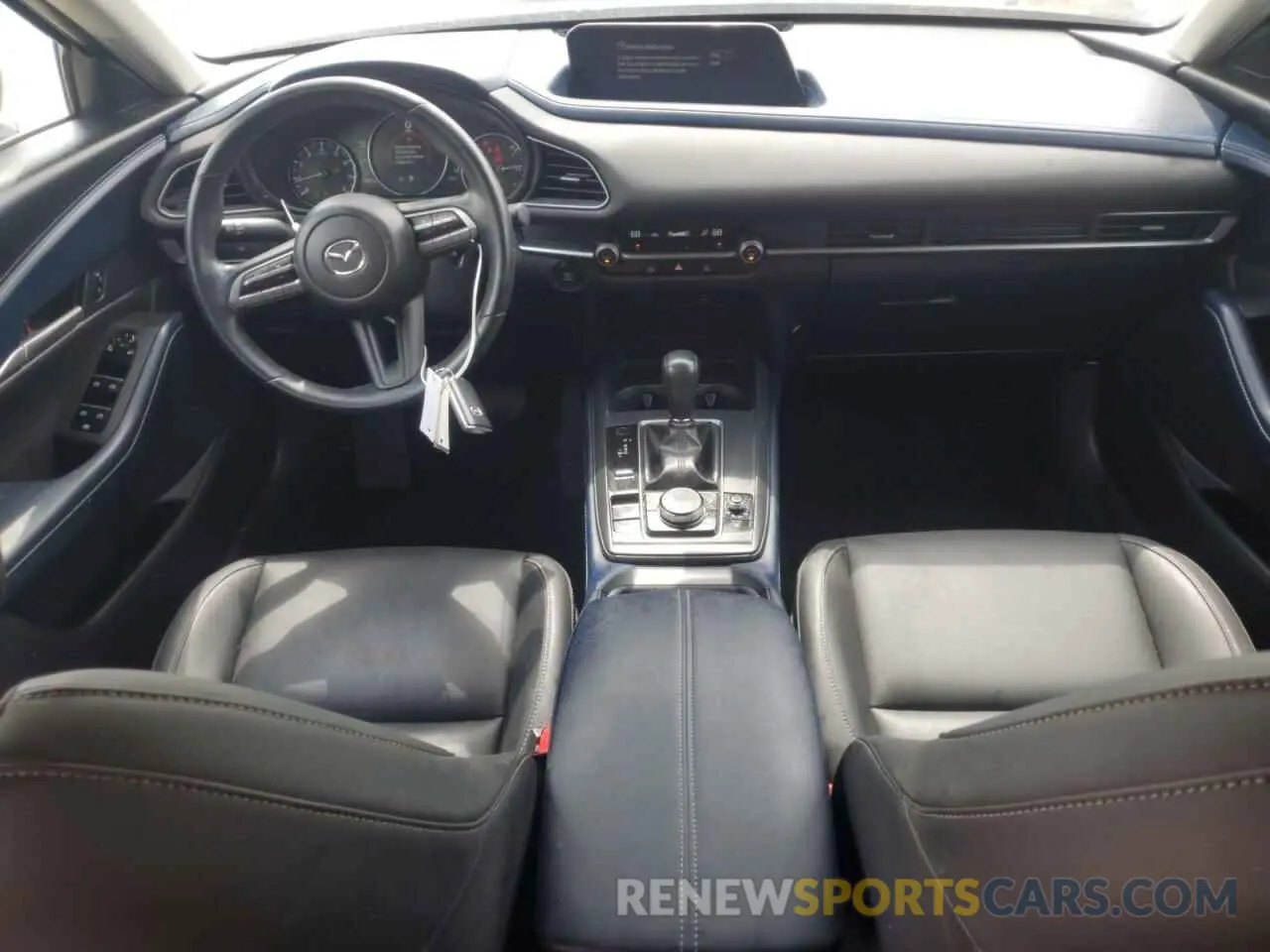 8 fotografías del automóvil dañado 3MVDMBBLXMM219719 MAZDA CX30 2021
