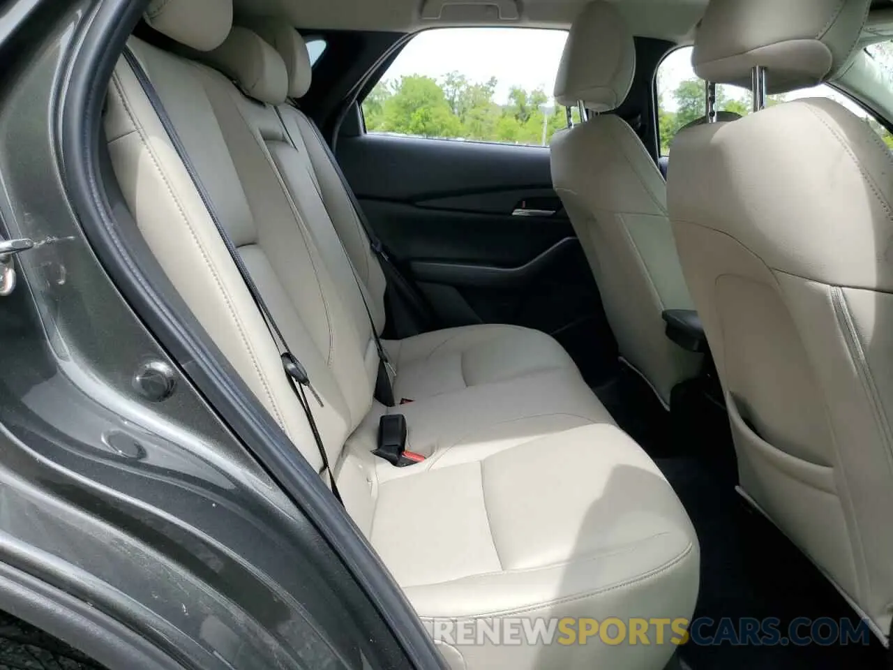 11 fotografías del automóvil dañado 3MVDMBCL1MM256818 MAZDA CX30 2021