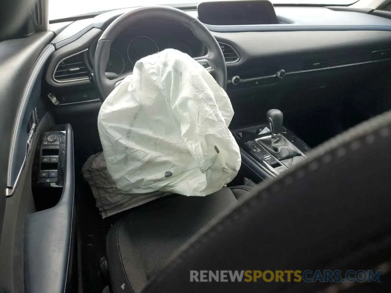 8 fotografías del automóvil dañado 3MVDMBCL2MM244256 MAZDA CX30 2021