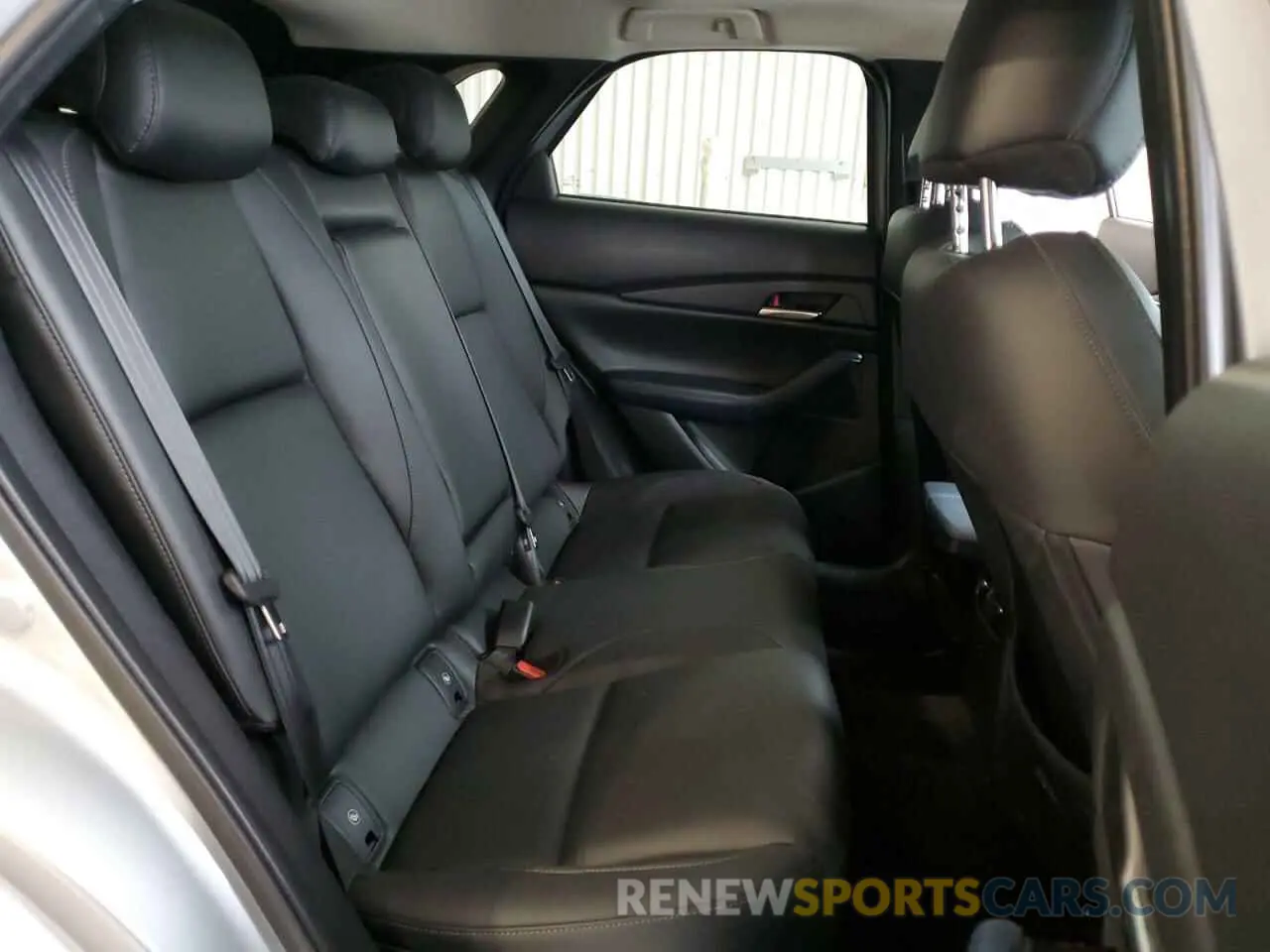 11 fotografías del automóvil dañado 3MVDMBCL5MM271404 MAZDA CX30 2021