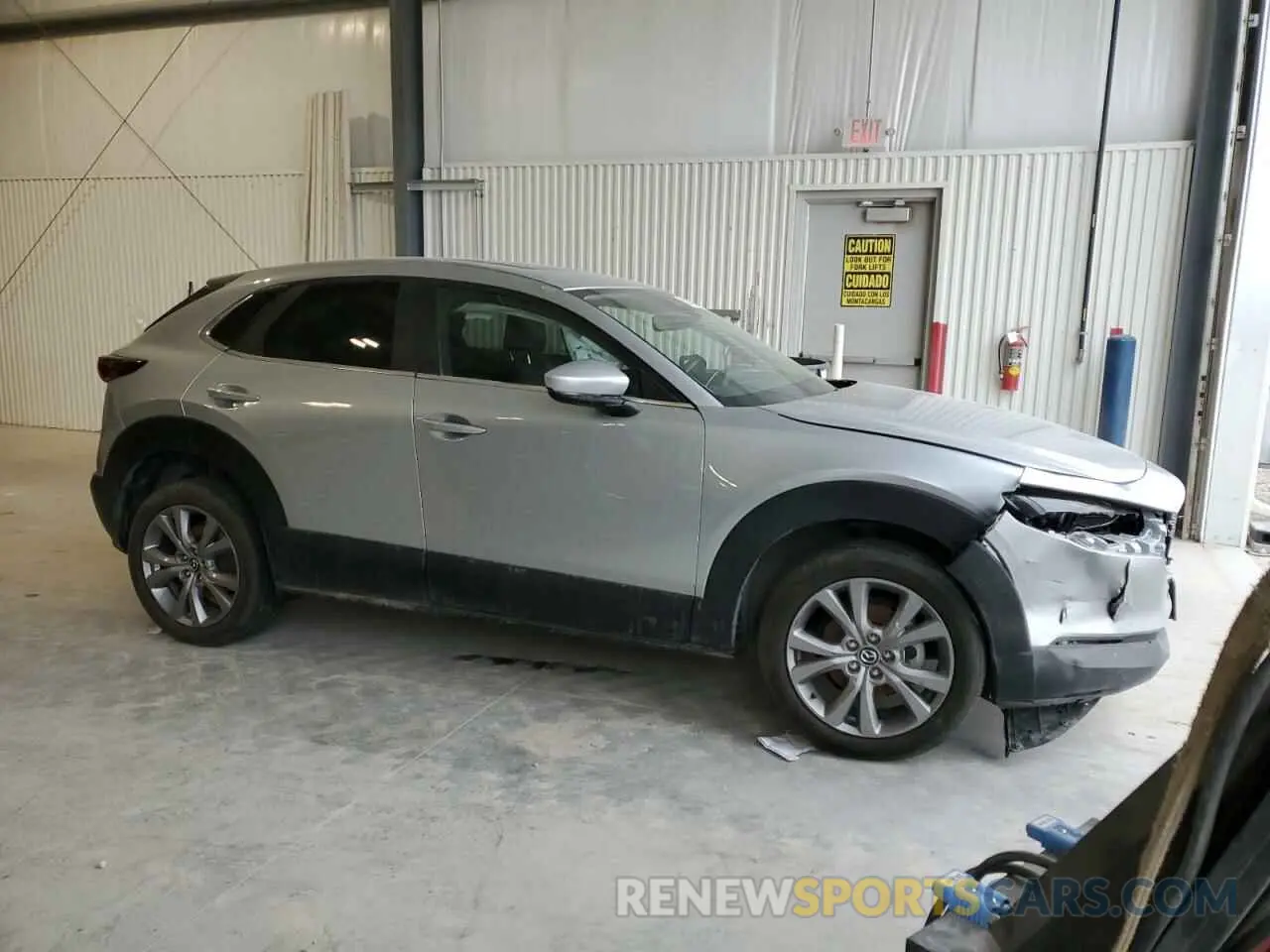 4 fotografías del automóvil dañado 3MVDMBCL5MM271404 MAZDA CX30 2021