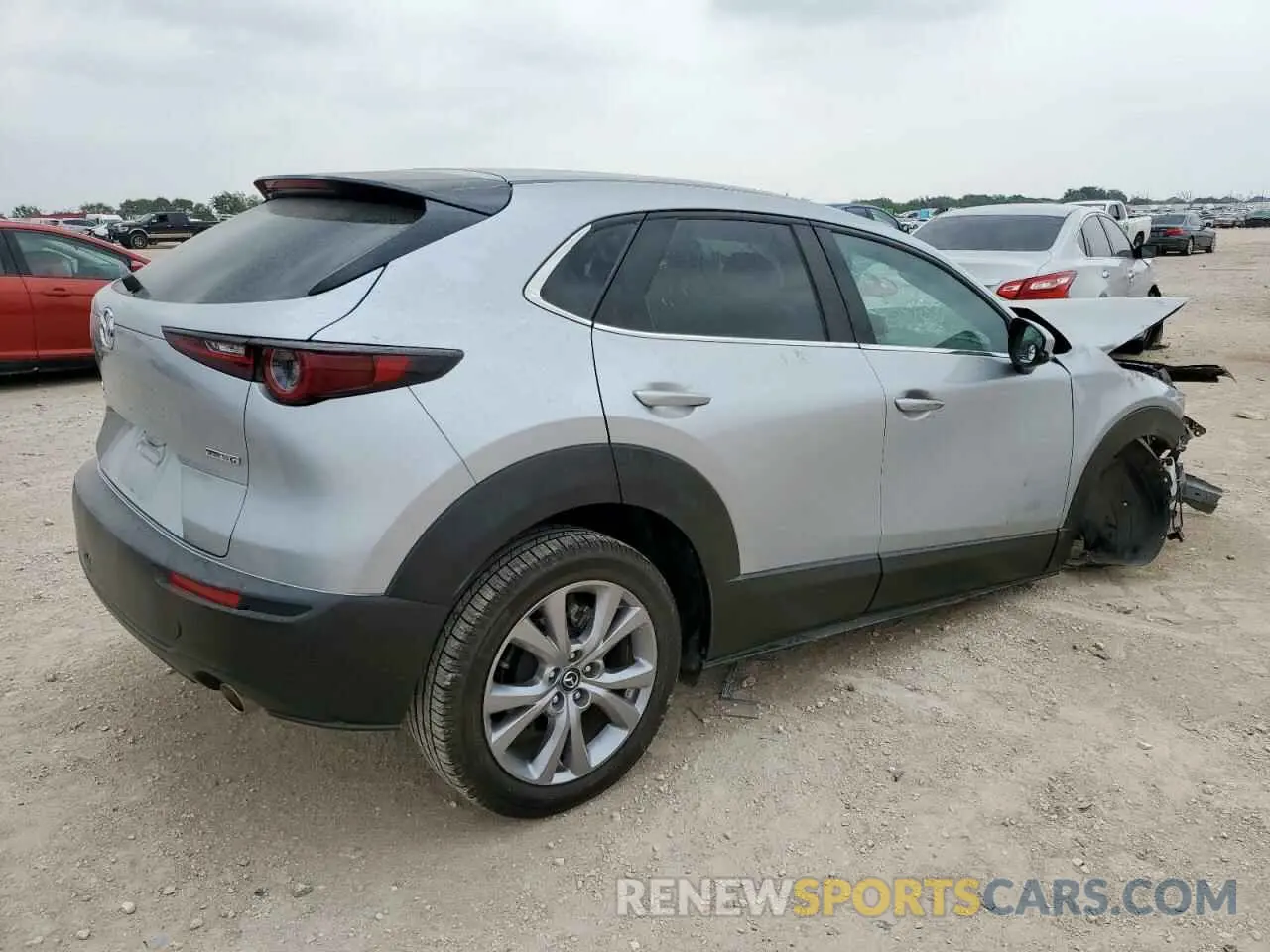 3 fotografías del automóvil dañado 3MVDMBCL6MM226892 MAZDA CX30 2021