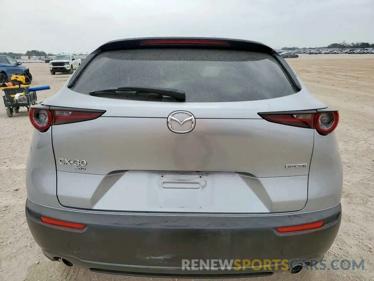 6 fotografías del automóvil dañado 3MVDMBCL6MM226892 MAZDA CX30 2021