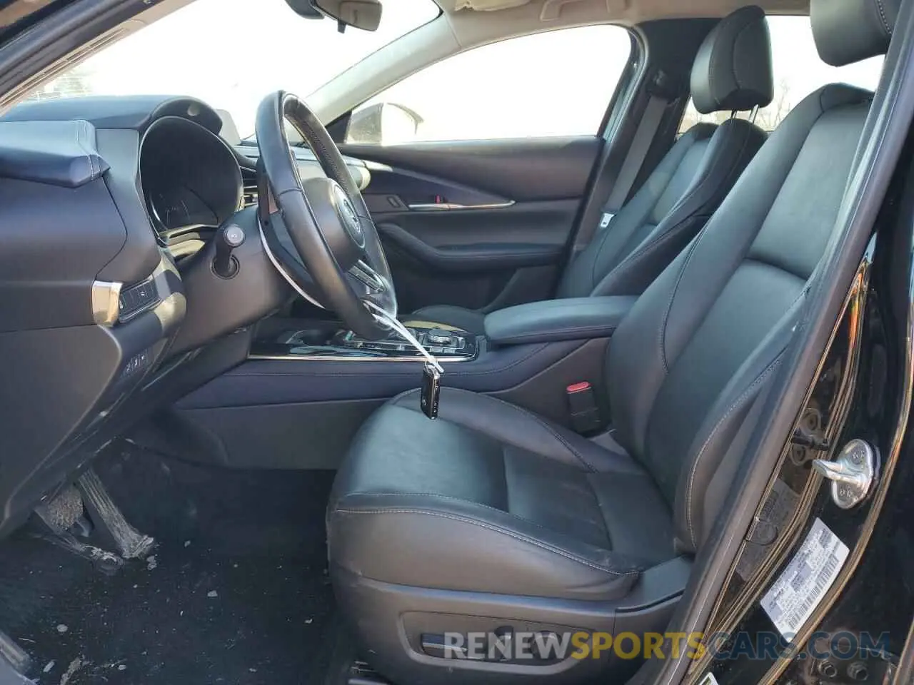 7 fotografías del automóvil dañado 3MVDMBCL9MM210315 MAZDA CX30 2021