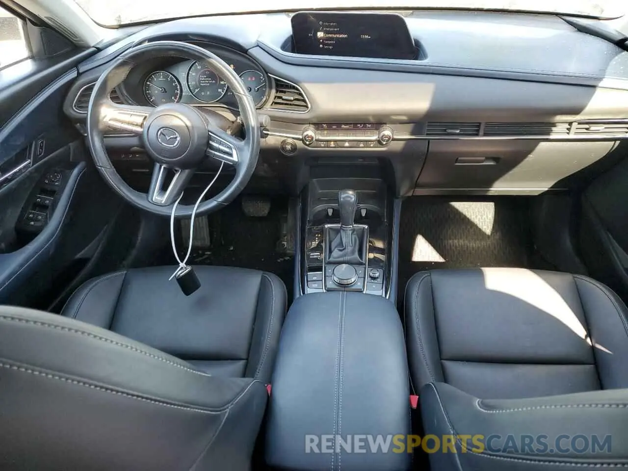 8 fotografías del automóvil dañado 3MVDMBCL9MM210315 MAZDA CX30 2021