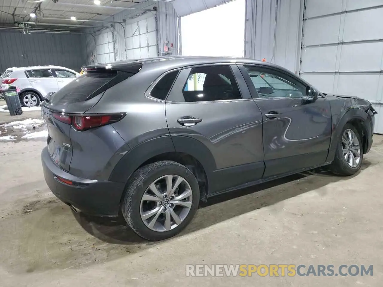 3 fotografías del automóvil dañado 3MVDMBCLXMM272483 MAZDA CX30 2021