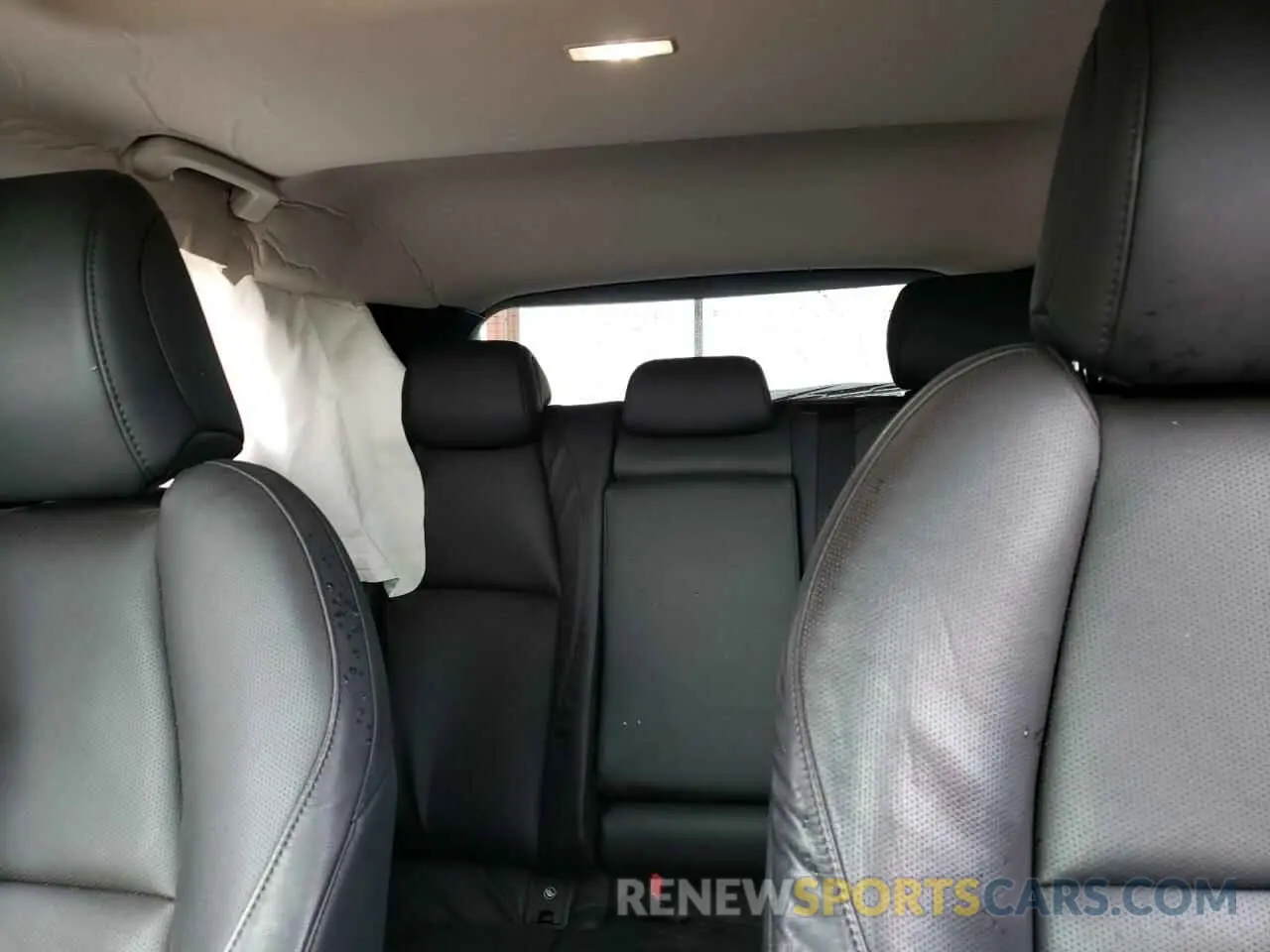 10 fotografías del automóvil dañado 3MVDMBDLXMM305142 MAZDA CX30 2021