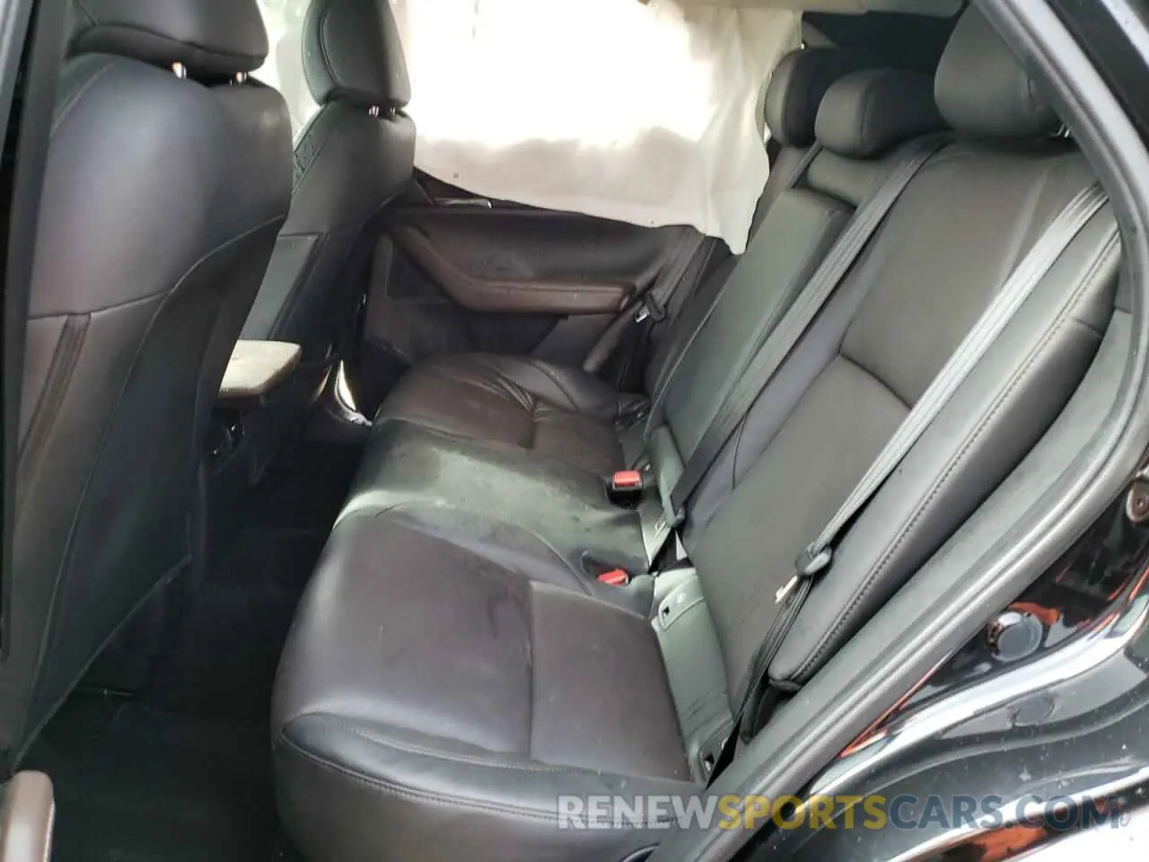 11 fotografías del automóvil dañado 3MVDMBDLXMM305142 MAZDA CX30 2021