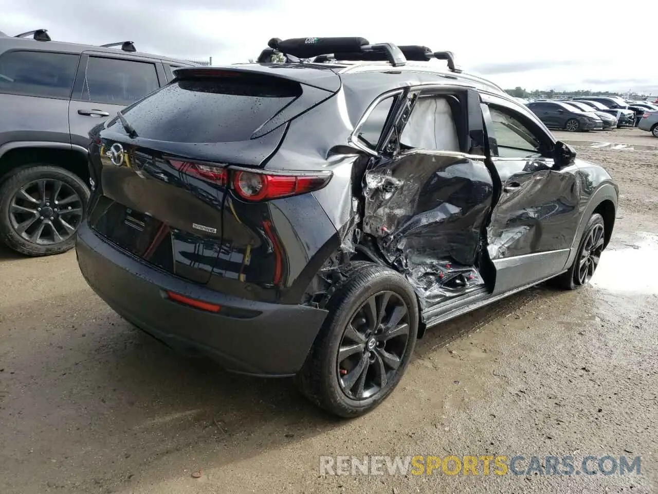 3 fotografías del automóvil dañado 3MVDMBDLXMM305142 MAZDA CX30 2021