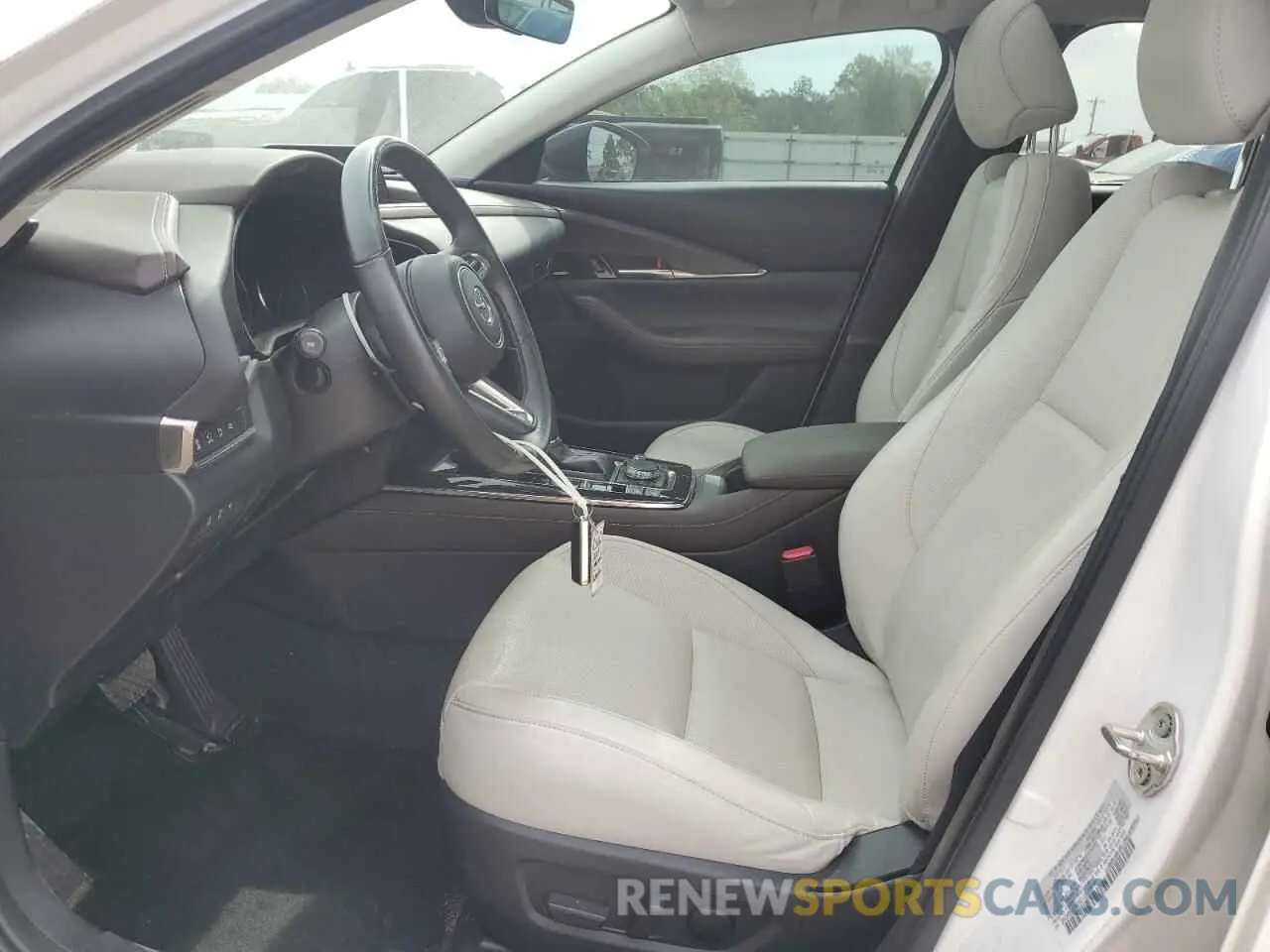 7 fotografías del automóvil dañado 3MVDMBEY0MM249142 MAZDA CX30 2021