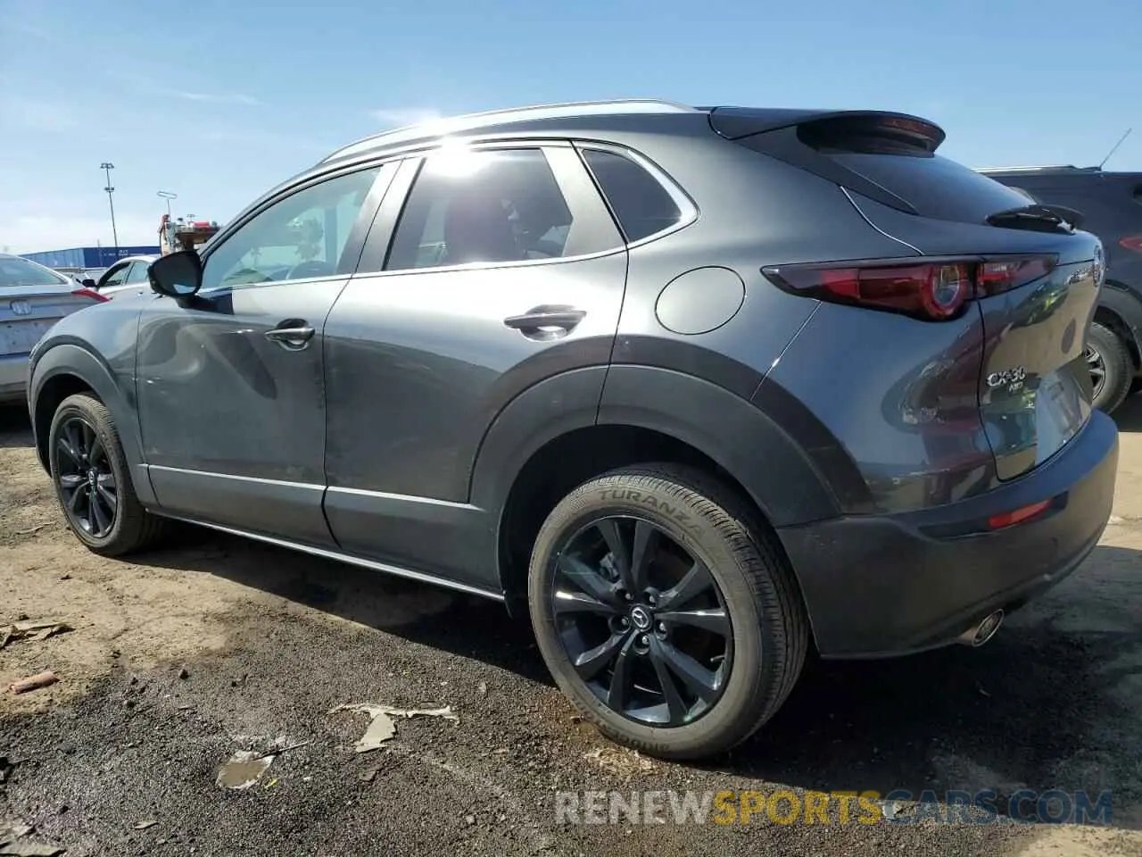 2 fotografías del automóvil dañado 3MVDMBAY8NM438421 MAZDA CX30 2022