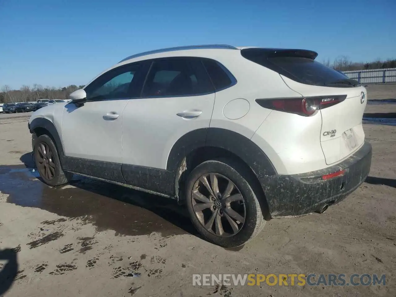 2 fotografías del automóvil dañado 3MVDMBBL7NM400276 MAZDA CX30 2022
