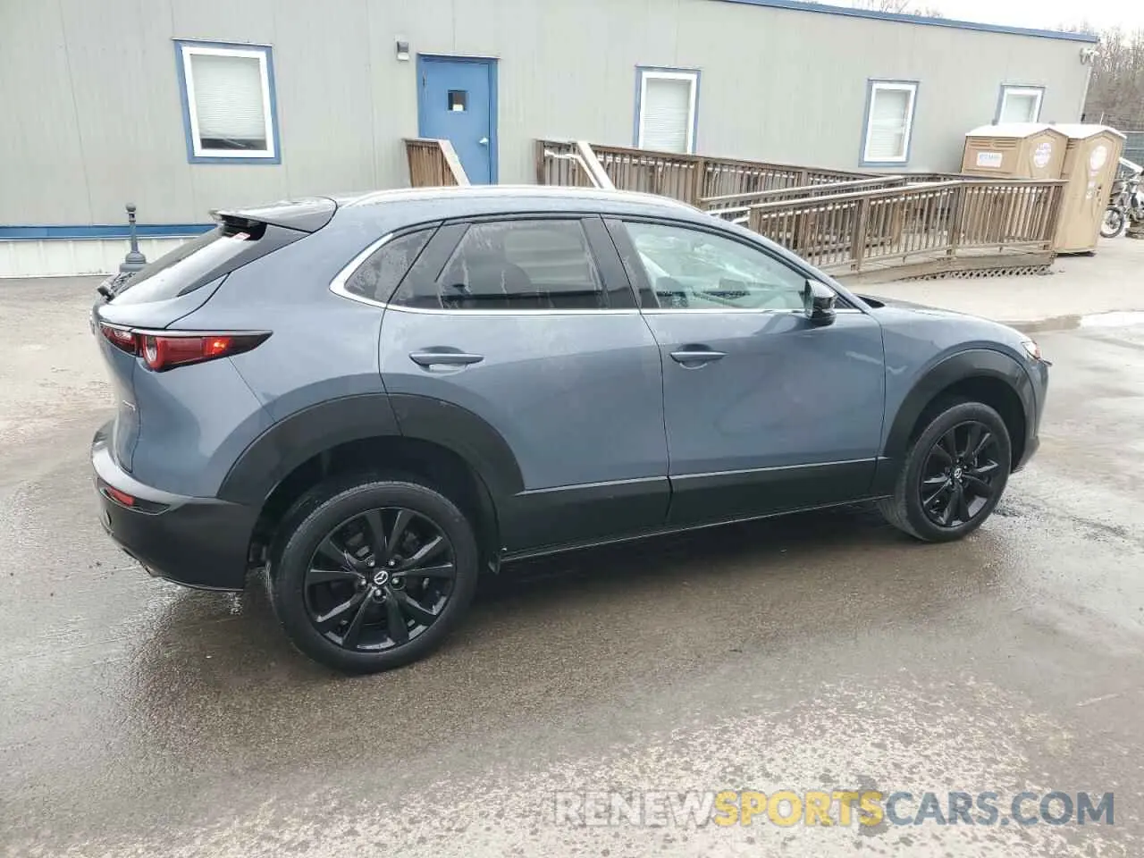 3 fotografías del automóvil dañado 3MVDMBCL9NM423198 MAZDA CX30 2022