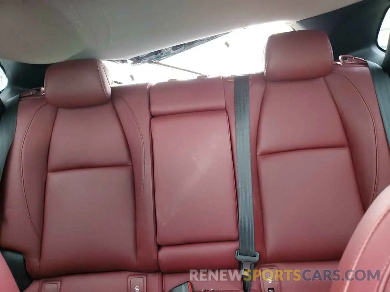 10 fotografías del automóvil dañado 3MVDMBCLXNM428913 MAZDA CX30 2022