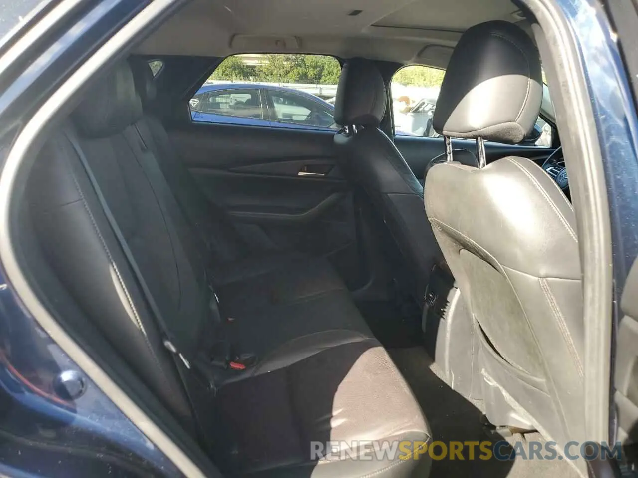 11 fotografías del automóvil dañado 3MVDMBDL6NM403456 MAZDA CX30 2022