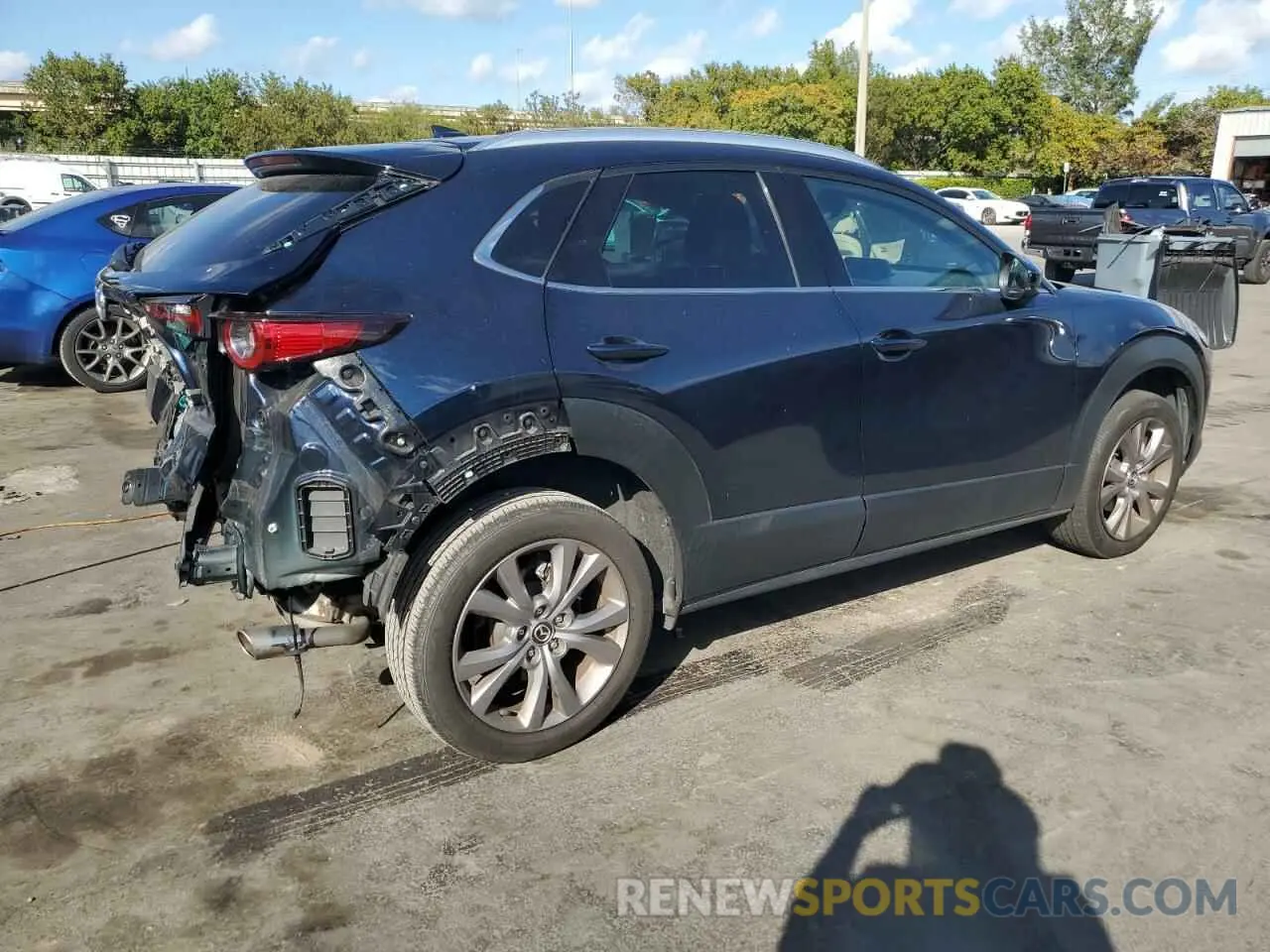 3 fotografías del automóvil dañado 3MVDMBDL6NM403456 MAZDA CX30 2022