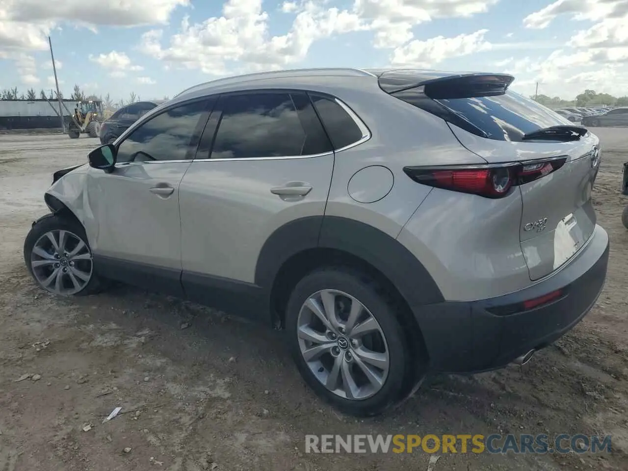 2 fotografías del automóvil dañado 3MVDMBDL9NM433759 MAZDA CX30 2022