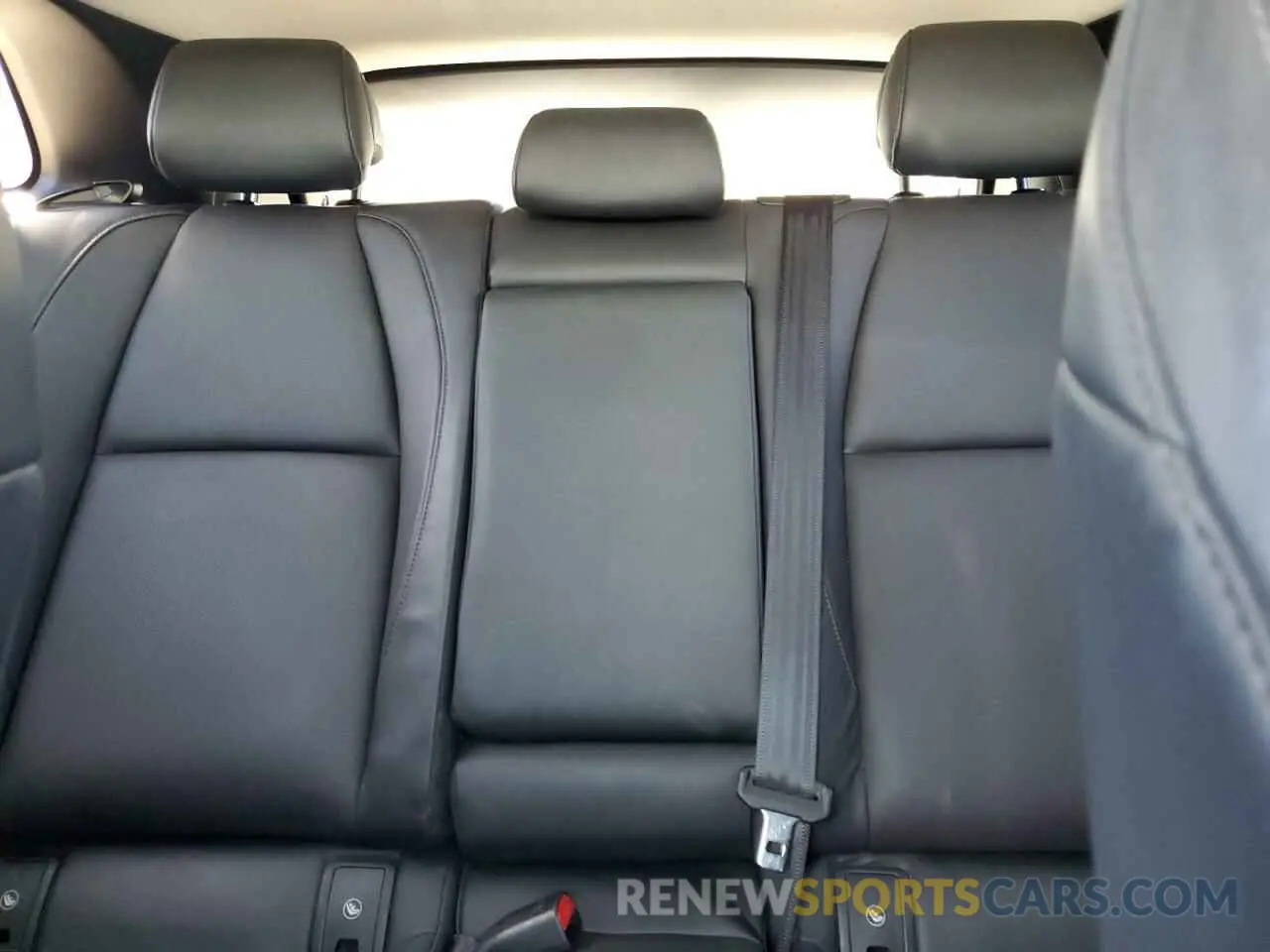 10 fotografías del automóvil dañado 3MVDMBDY1NM437977 MAZDA CX30 2022