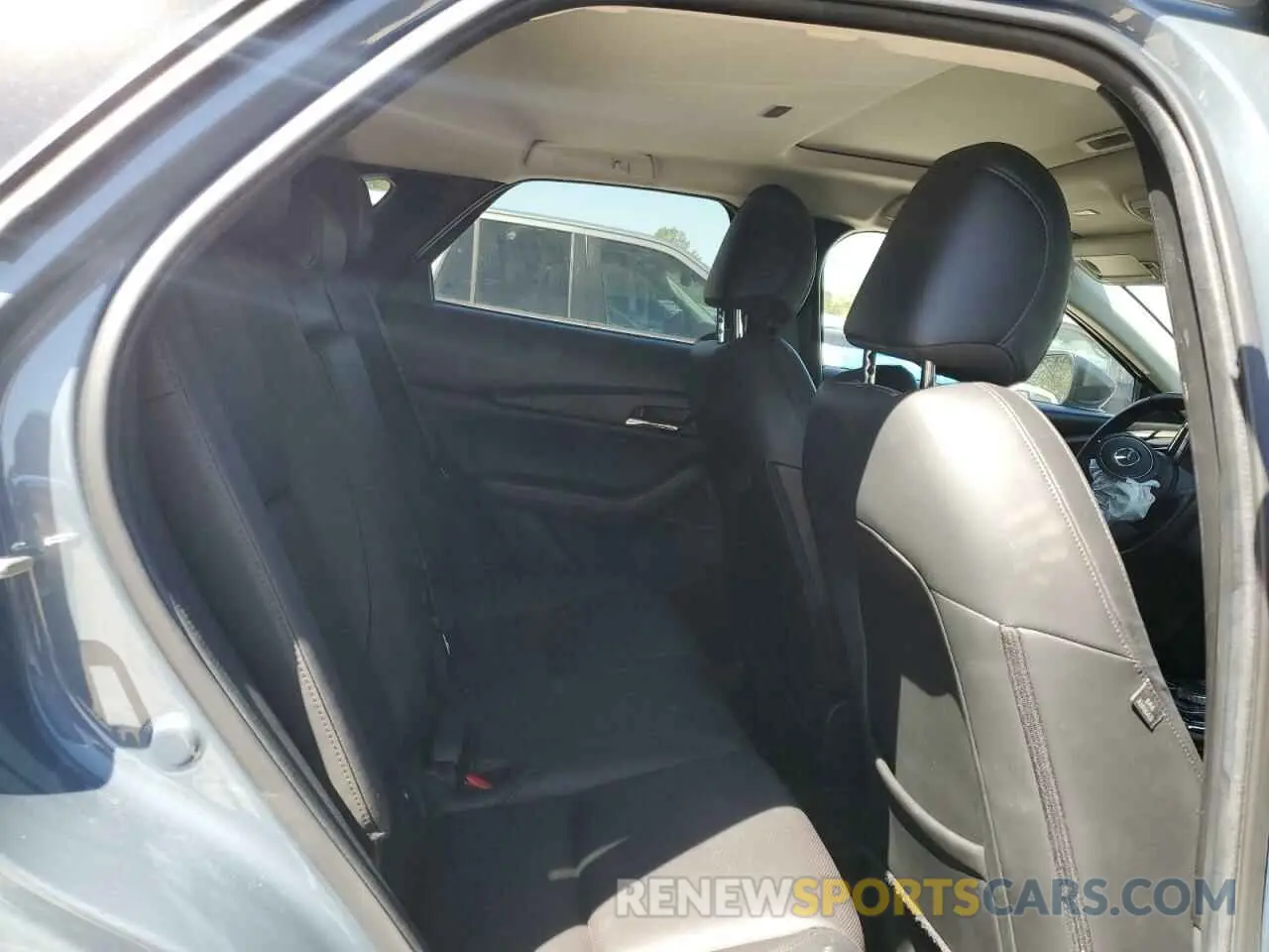 12 fotografías del automóvil dañado 3MVDMBDY1NM437977 MAZDA CX30 2022