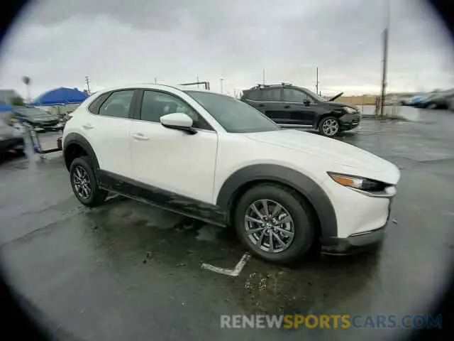 10 fotografías del automóvil dañado 3MVDMBAM4PM522056 MAZDA CX30 2023