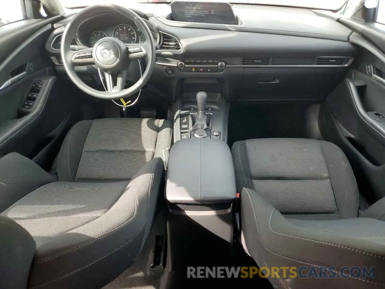 8 fotografías del automóvil dañado 3MVDMBAM4PM522056 MAZDA CX30 2023