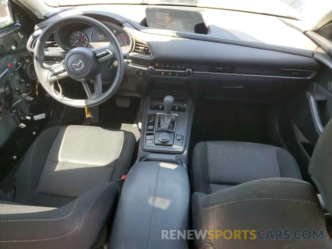 8 fotografías del automóvil dañado 3MVDMBAM4PM579728 MAZDA CX30 2023