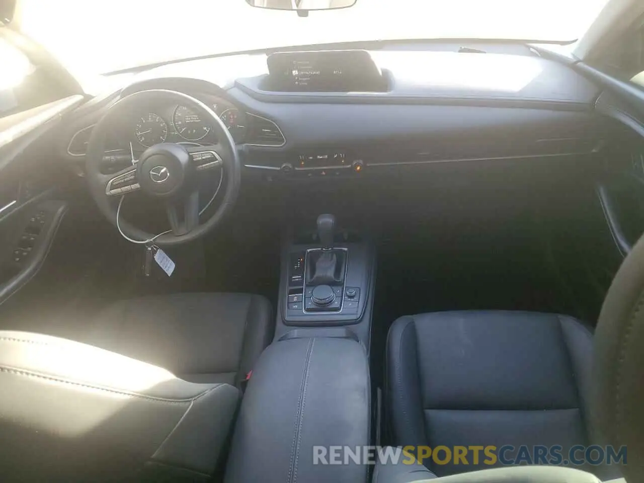 8 fotografías del automóvil dañado 3MVDMBBM0PM569695 MAZDA CX30 2023