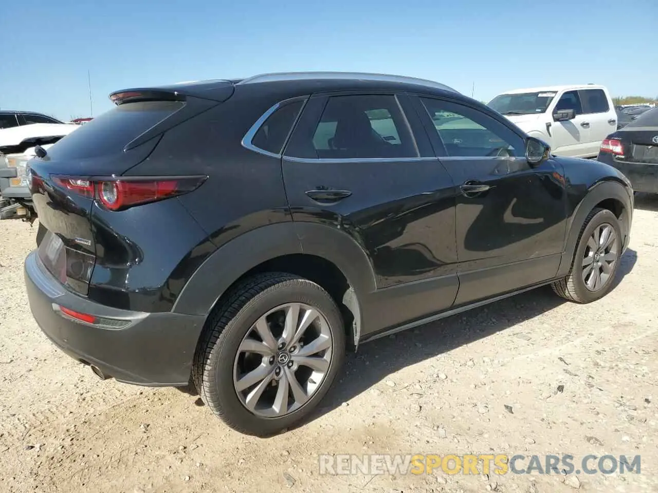 3 fotografías del automóvil dañado 3MVDMBBM3PM572395 MAZDA CX30 2023