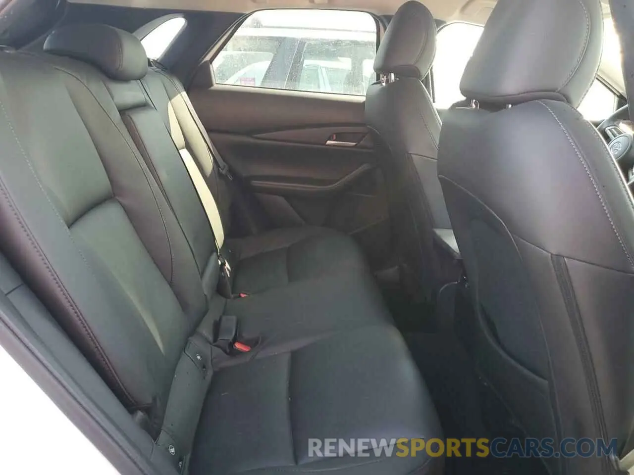 11 fotografías del automóvil dañado 3MVDMBBM4PM545982 MAZDA CX30 2023