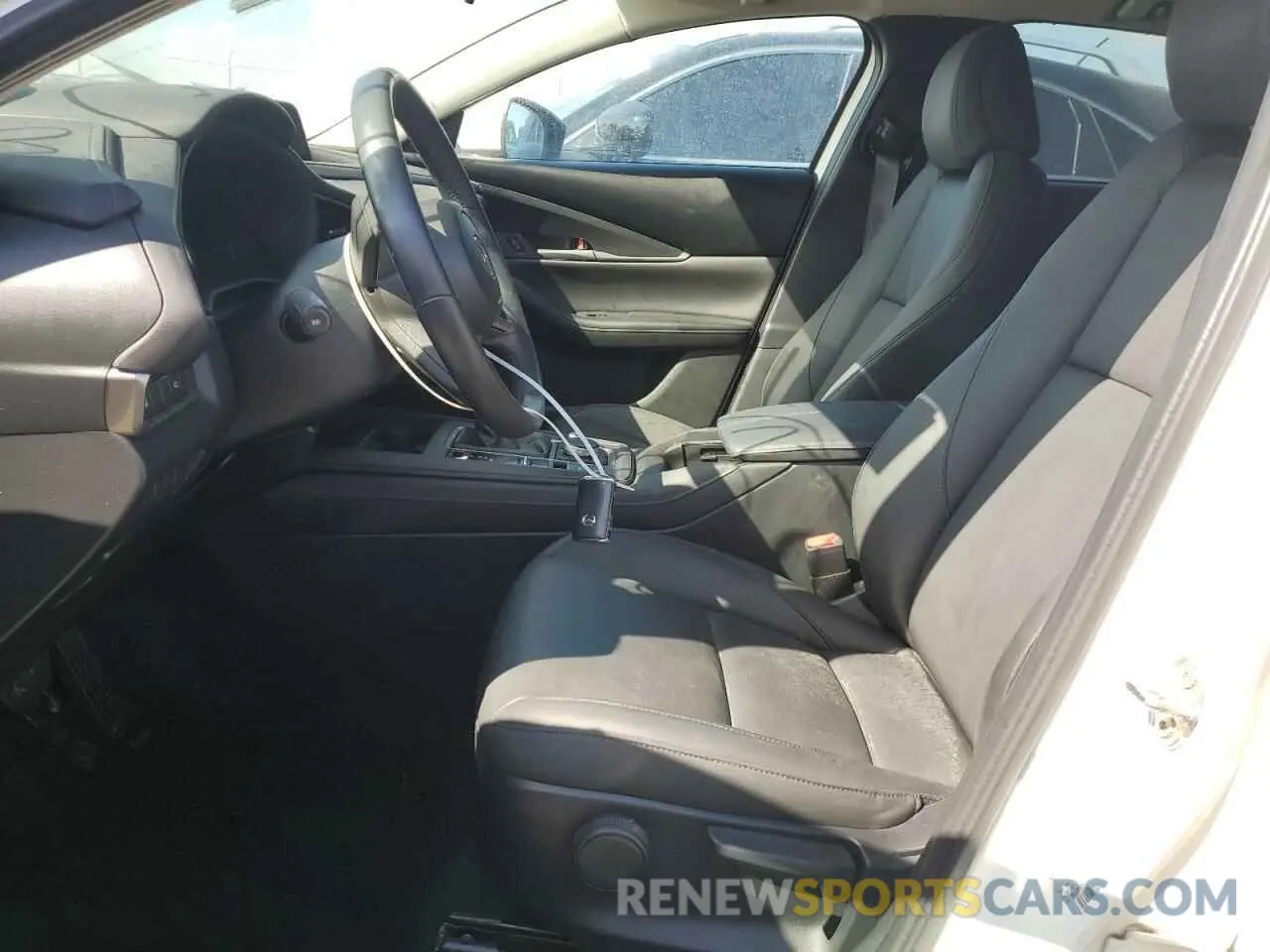 7 fotografías del automóvil dañado 3MVDMBBM4PM545982 MAZDA CX30 2023