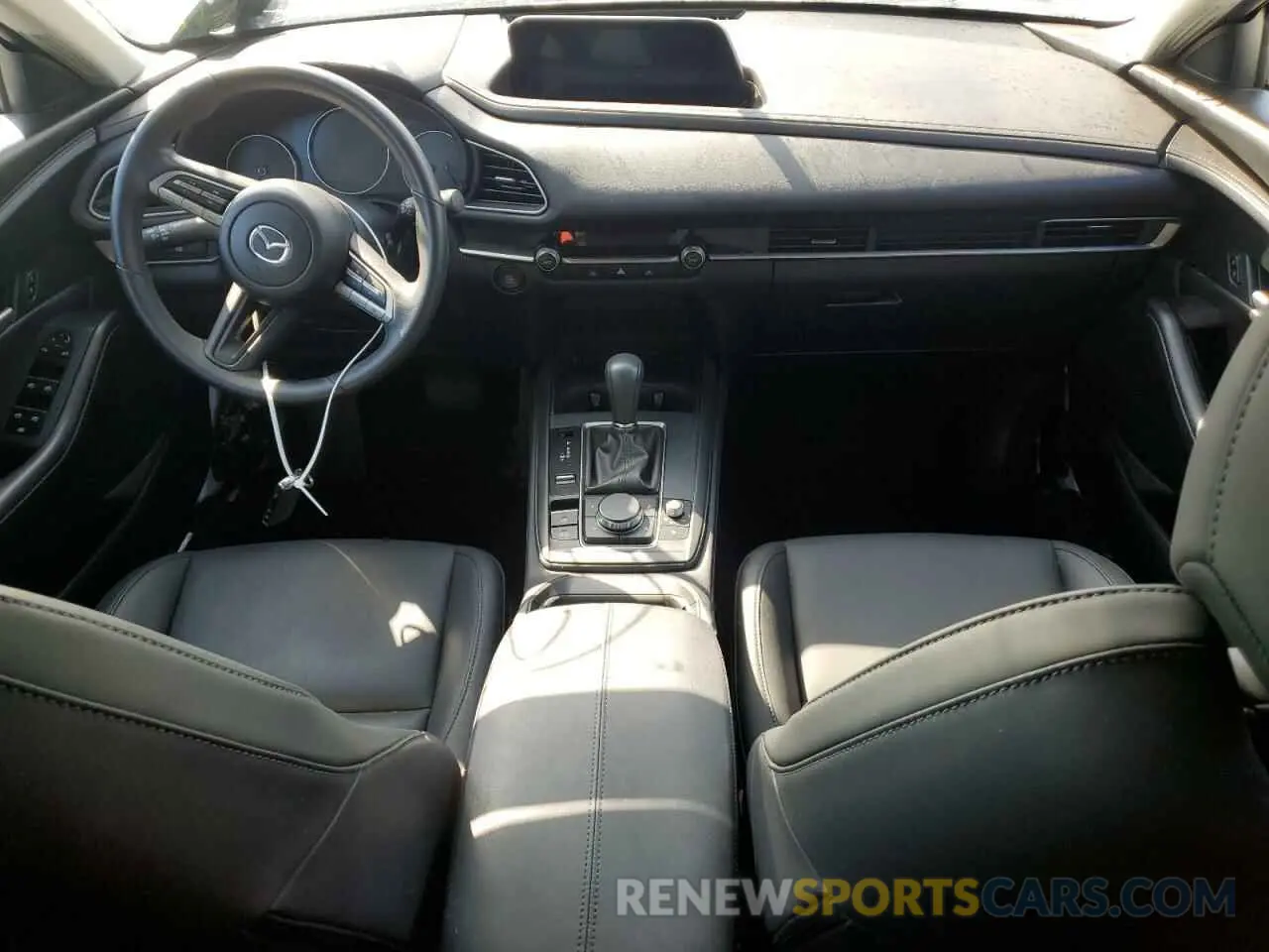 8 fotografías del automóvil dañado 3MVDMBBM4PM545982 MAZDA CX30 2023