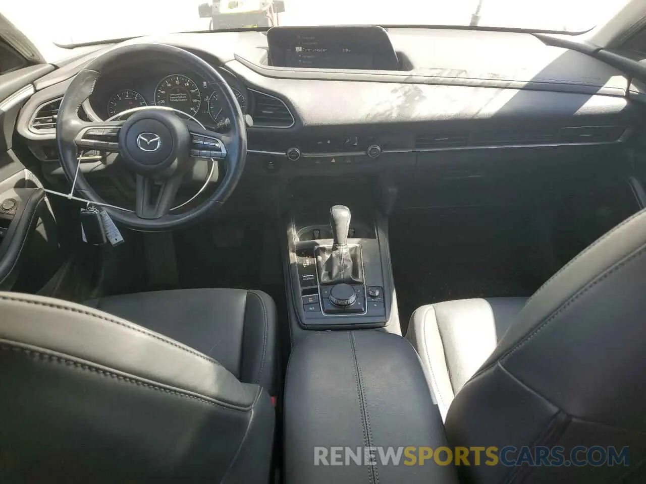 8 fotografías del automóvil dañado 3MVDMBBM8PM568732 MAZDA CX30 2023