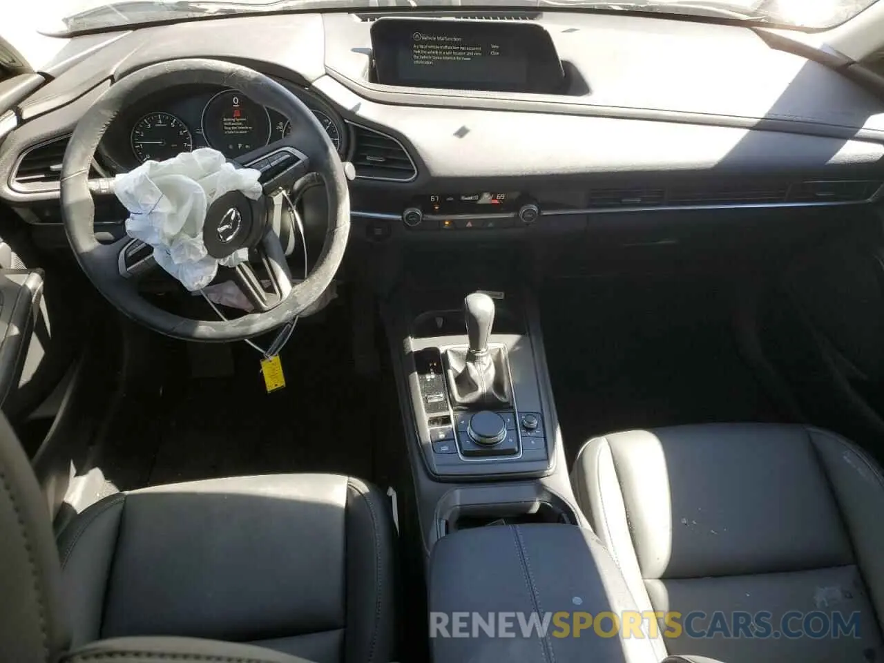 8 fotografías del automóvil dañado 3MVDMBBM8PM571503 MAZDA CX30 2023