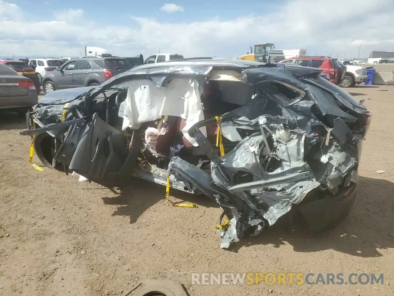 2 fotografías del automóvil dañado 3MVDMBCM1PM578257 MAZDA CX30 2023