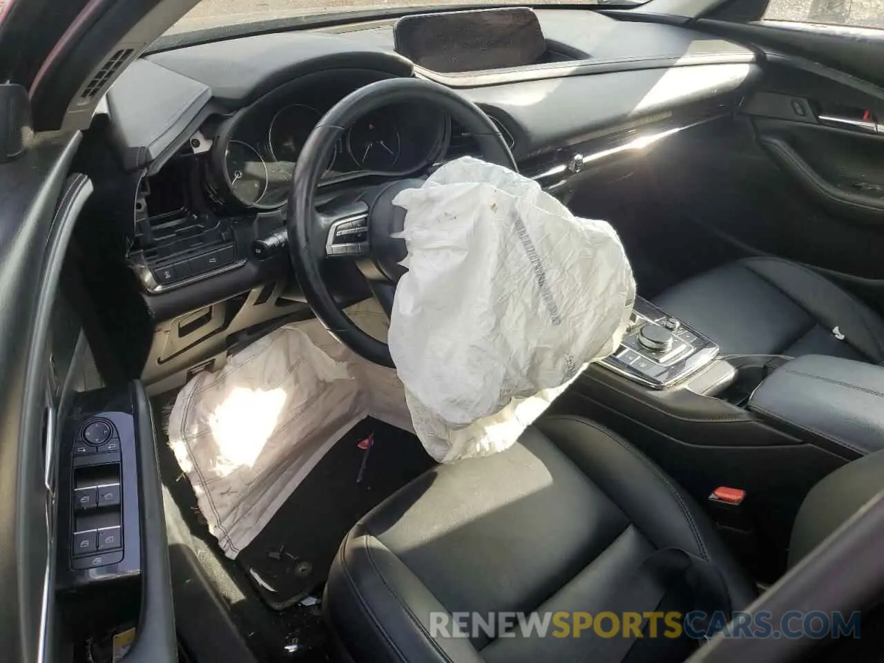 8 fotografías del automóvil dañado 3MVDMBCM3PM528539 MAZDA CX30 2023