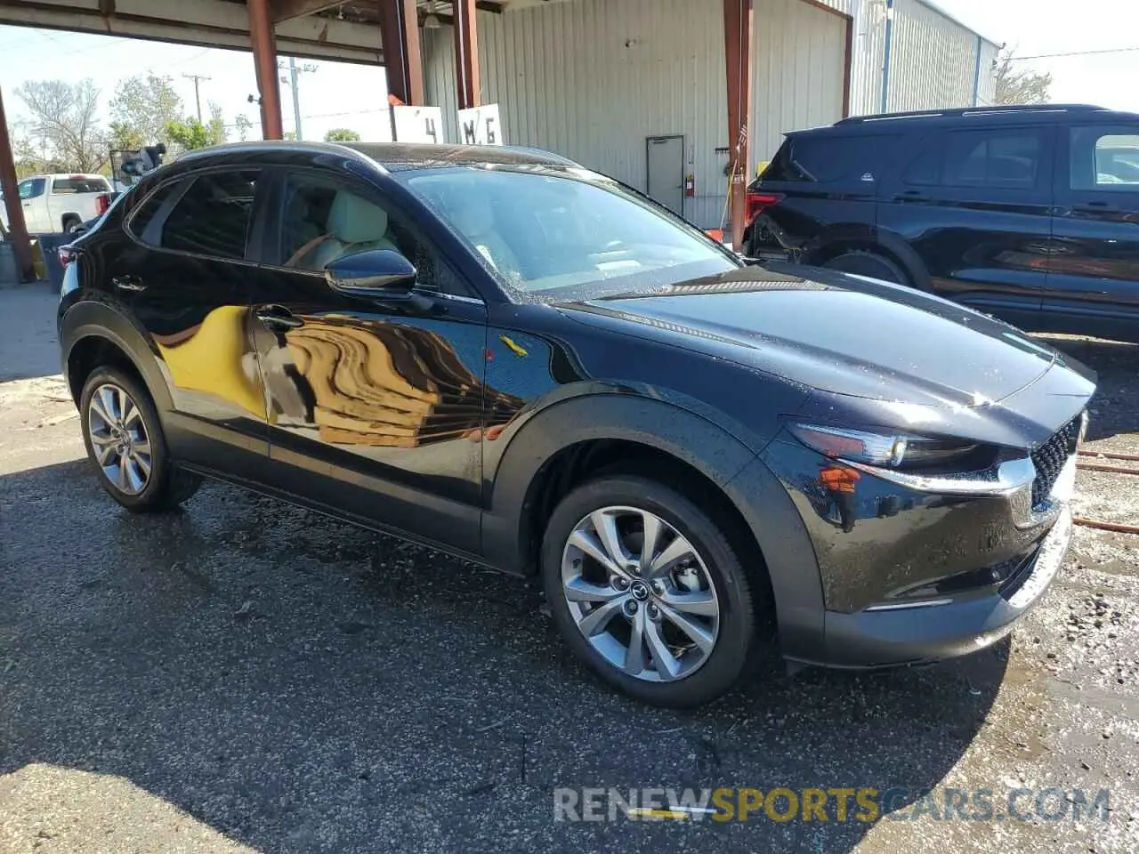 4 fotografías del automóvil dañado 3MVDMBCM8PM517987 MAZDA CX30 2023
