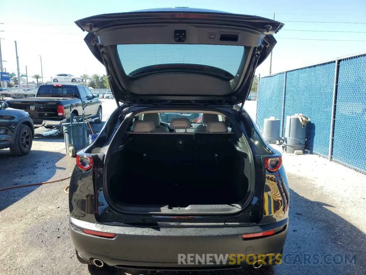 6 fotografías del automóvil dañado 3MVDMBCM8PM517987 MAZDA CX30 2023