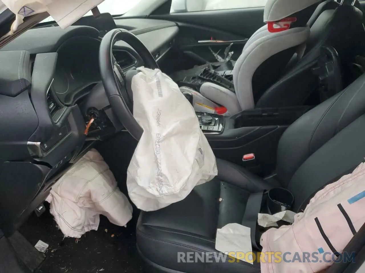 7 fotografías del automóvil dañado 3MVDMBCM8PM522199 MAZDA CX30 2023