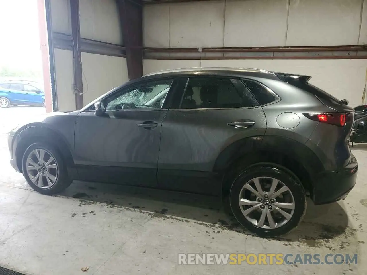 2 fotografías del automóvil dañado 3MVDMBCM9PM516797 MAZDA CX30 2023