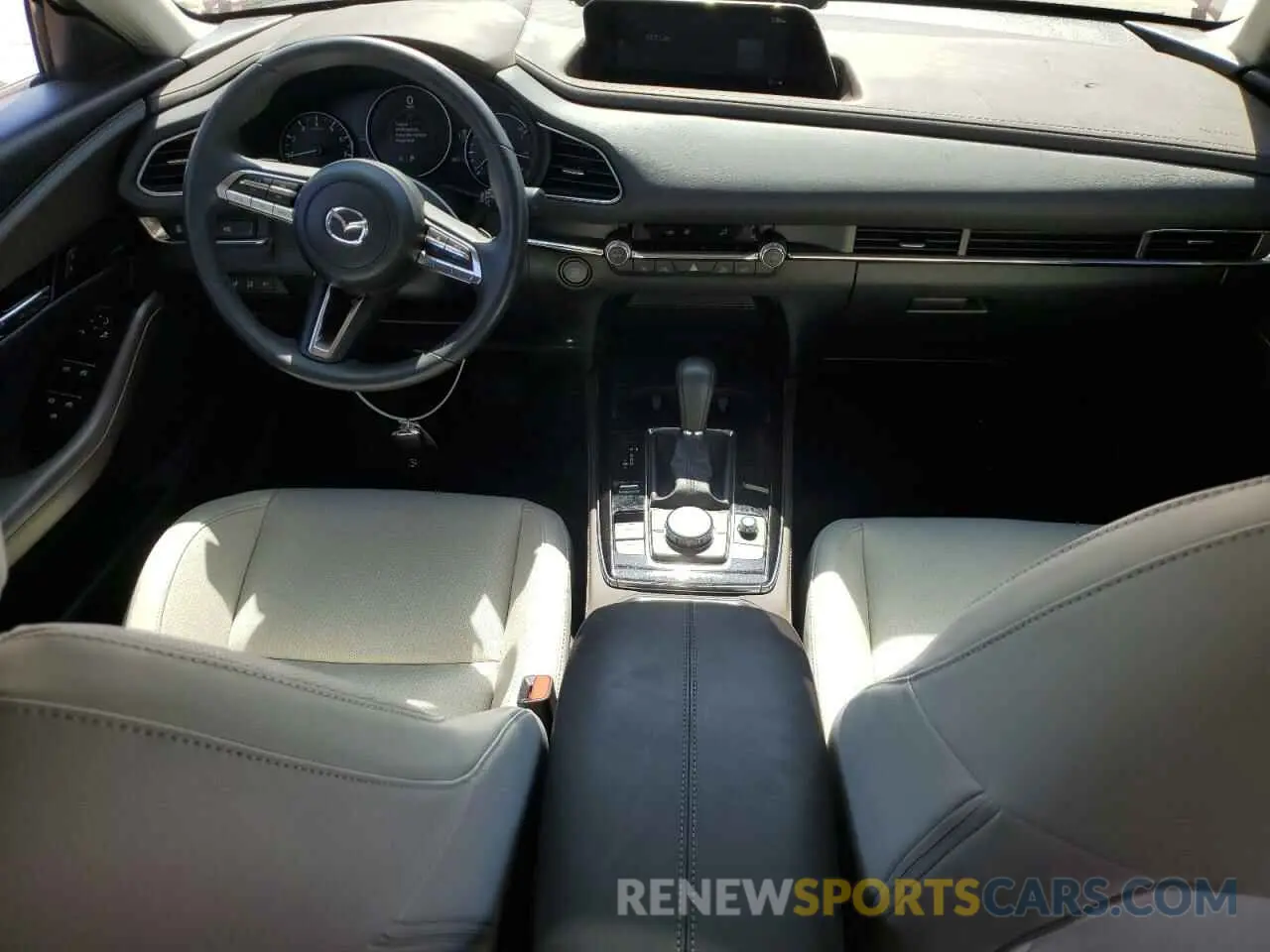 8 fotografías del automóvil dañado 3MVDMBDM8PM569781 MAZDA CX30 2023