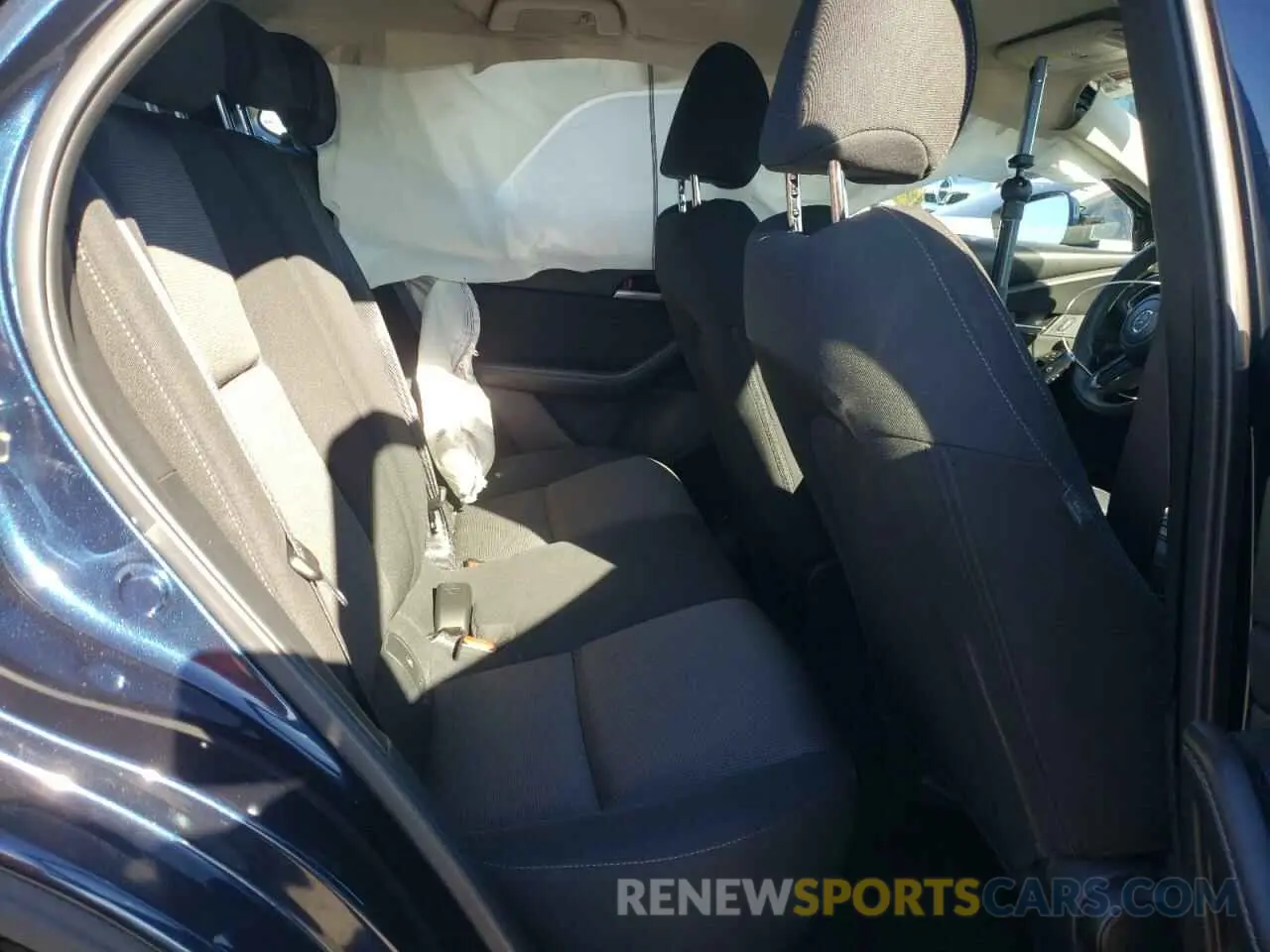 11 fotografías del automóvil dañado 3MVDMBAM0RM607611 MAZDA CX30 2024