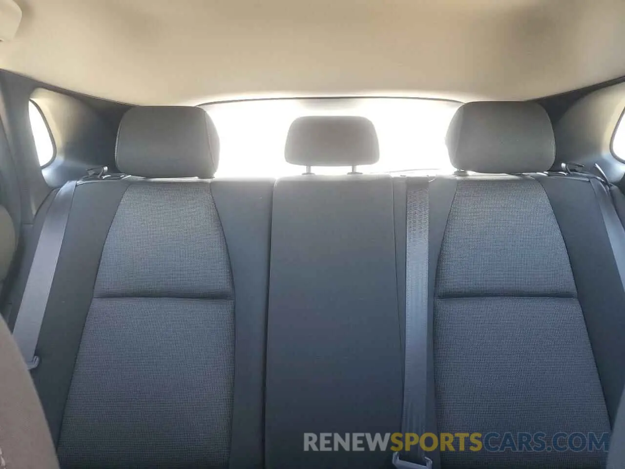 10 fotografías del automóvil dañado 3MVDMBAM0RM635991 MAZDA CX30 2024