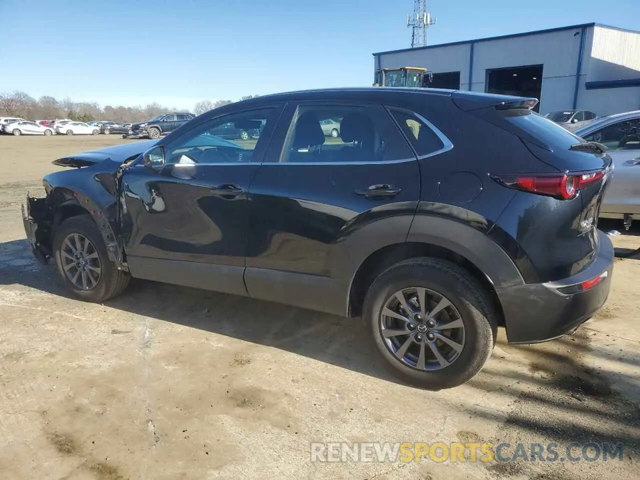 2 fotografías del automóvil dañado 3MVDMBAM0RM635991 MAZDA CX30 2024
