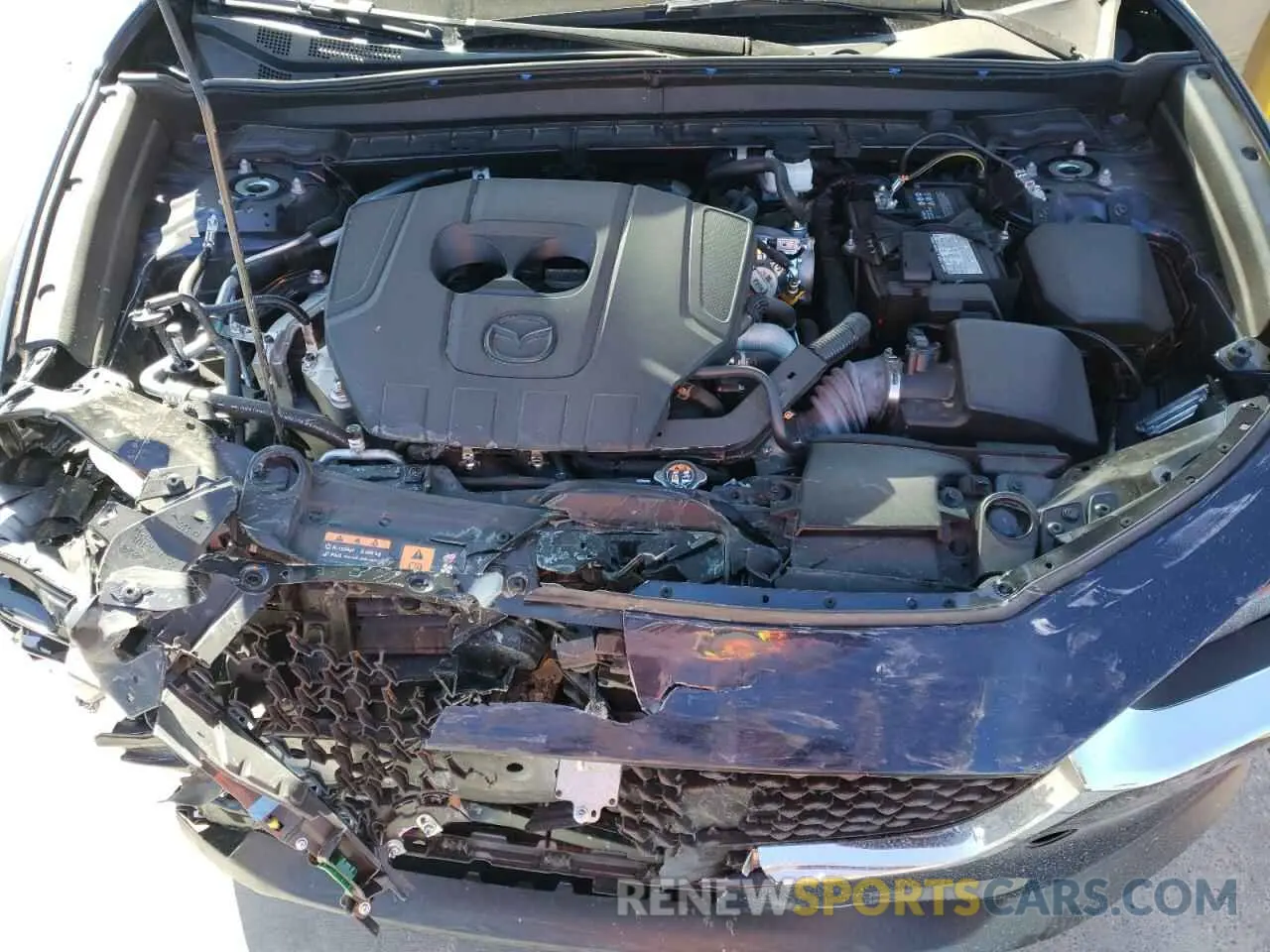 13 fotografías del automóvil dañado 3MVDMBAM0RM655691 MAZDA CX30 2024