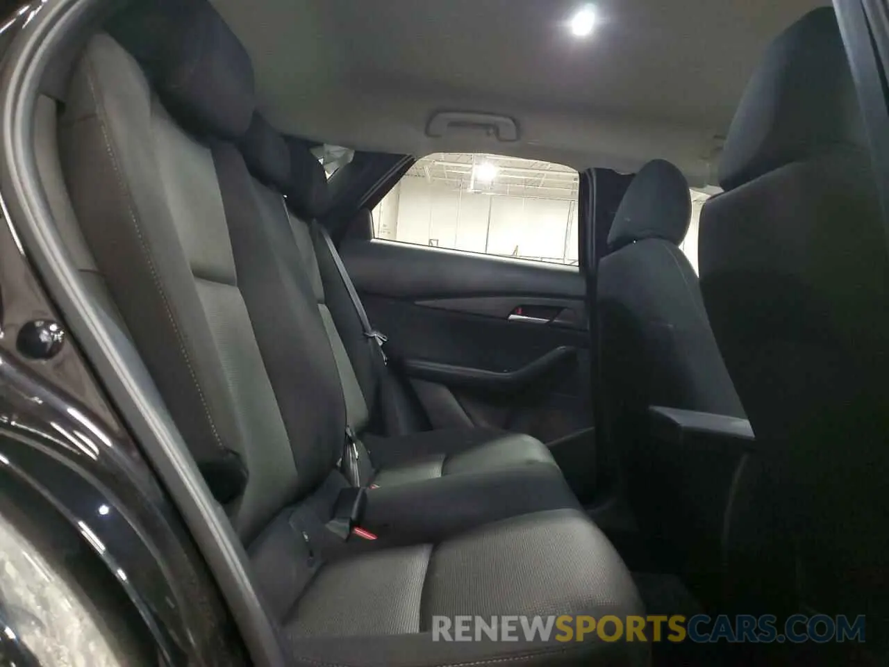 11 fotografías del automóvil dañado 3MVDMBAM1RM643453 MAZDA CX30 2024